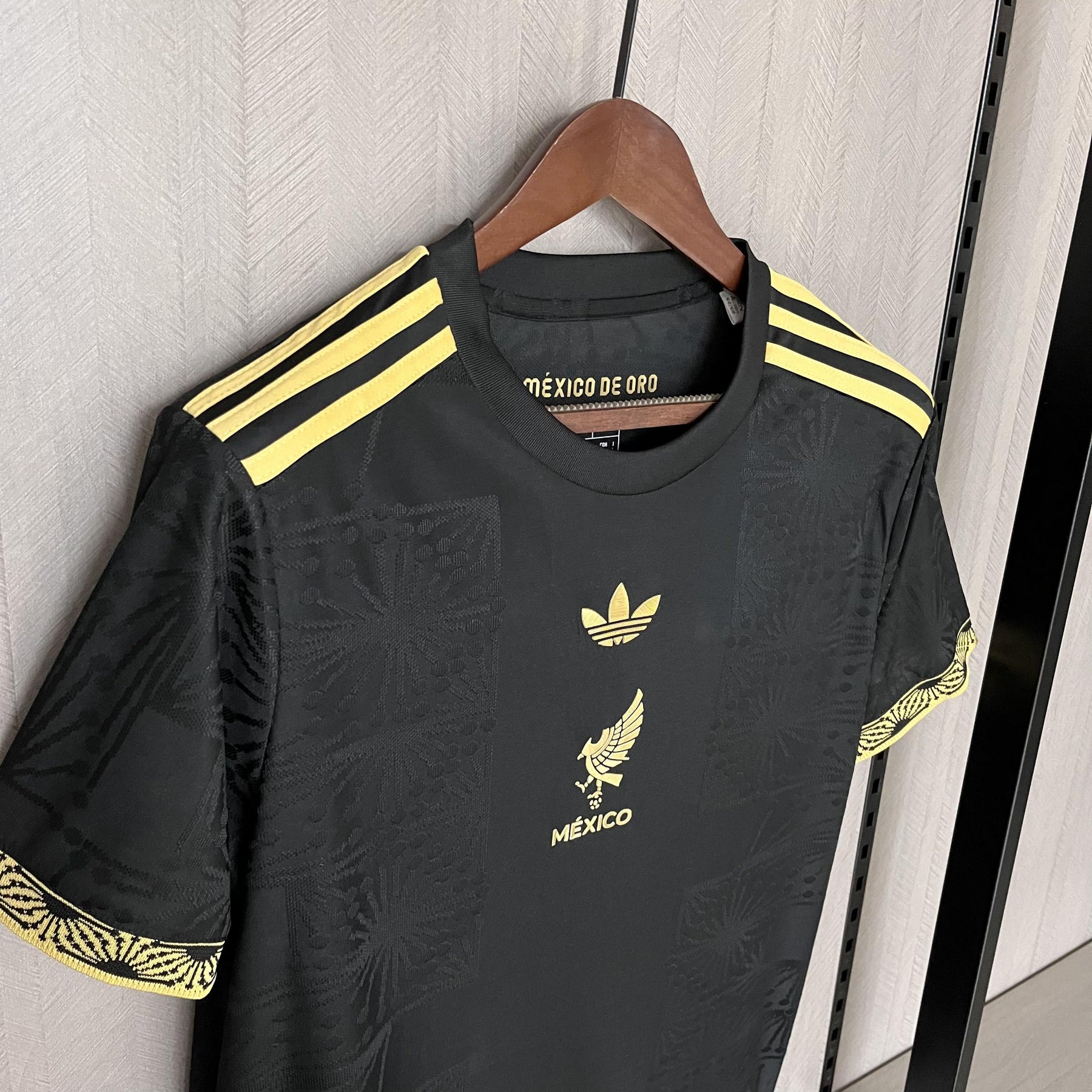 Camisa México Edição Especial 25/26 - Preto e Dourado Versão Torcedor