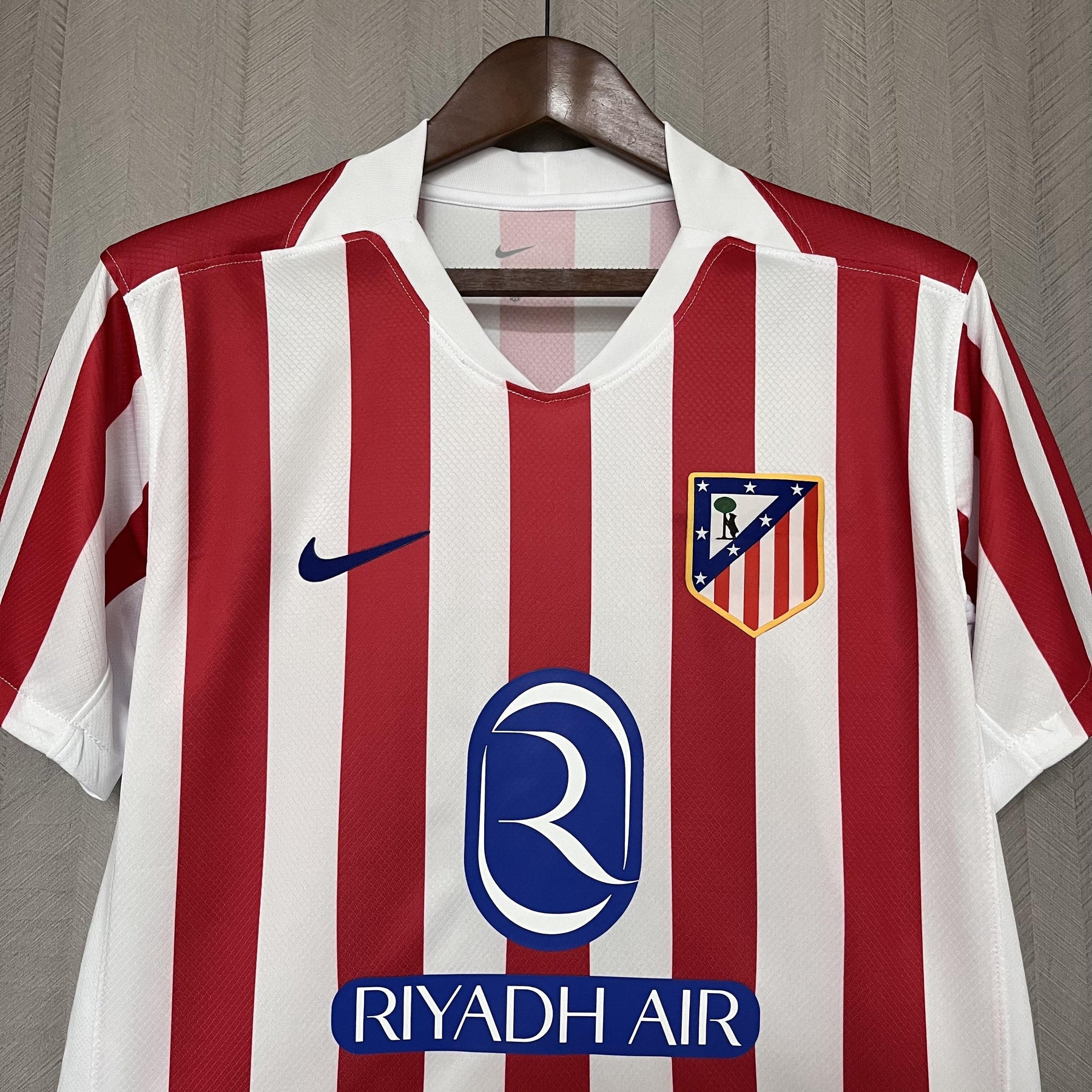 Camisa Atlético de Madrid Titular 25/26 - Vermelho e Branco