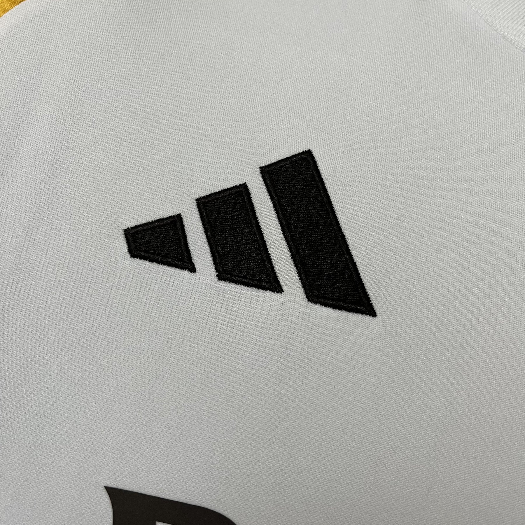 Camisa Real Madrid Titular 25/26 - Branca