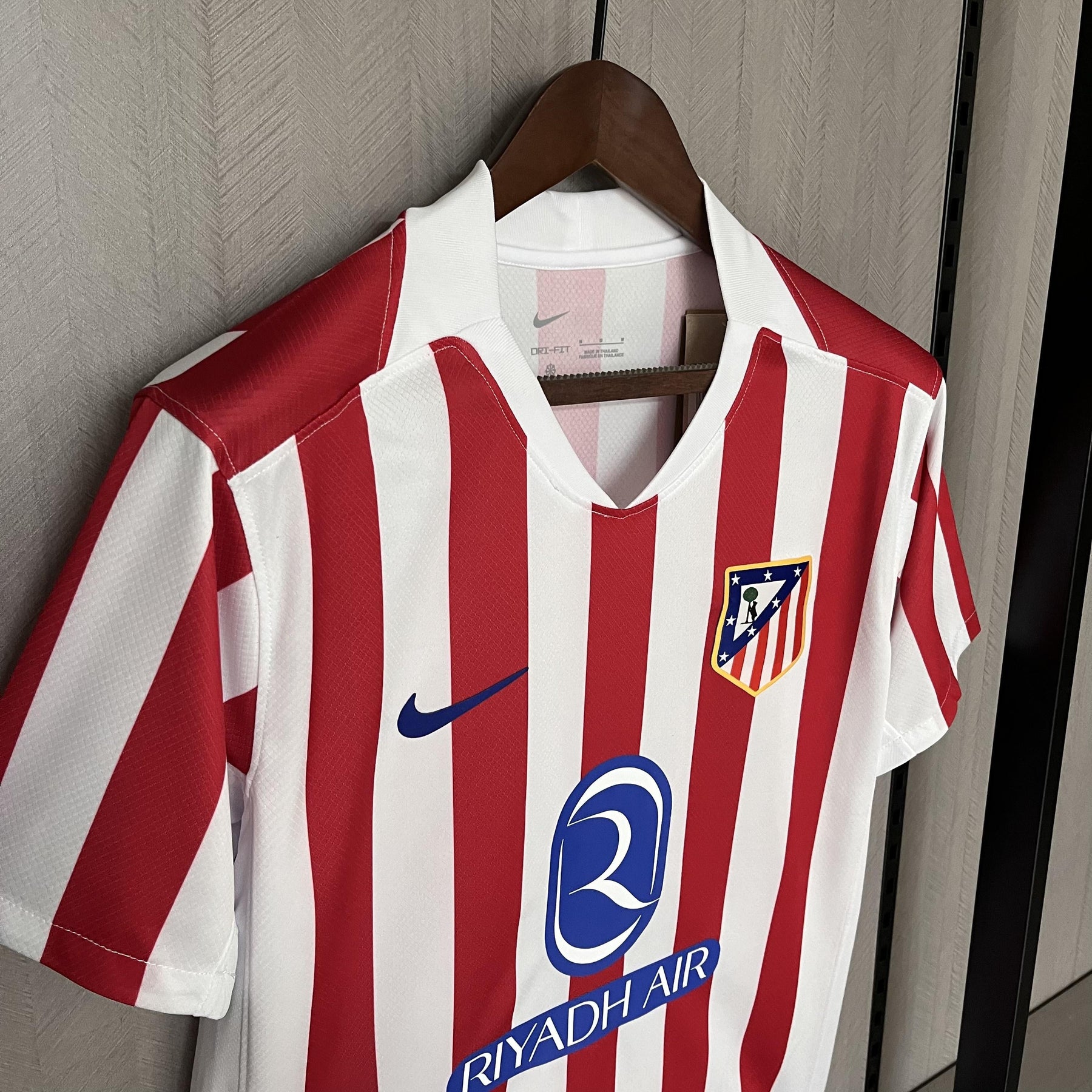 Camisa Atlético de Madrid Titular 25/26 - Vermelho e Branco