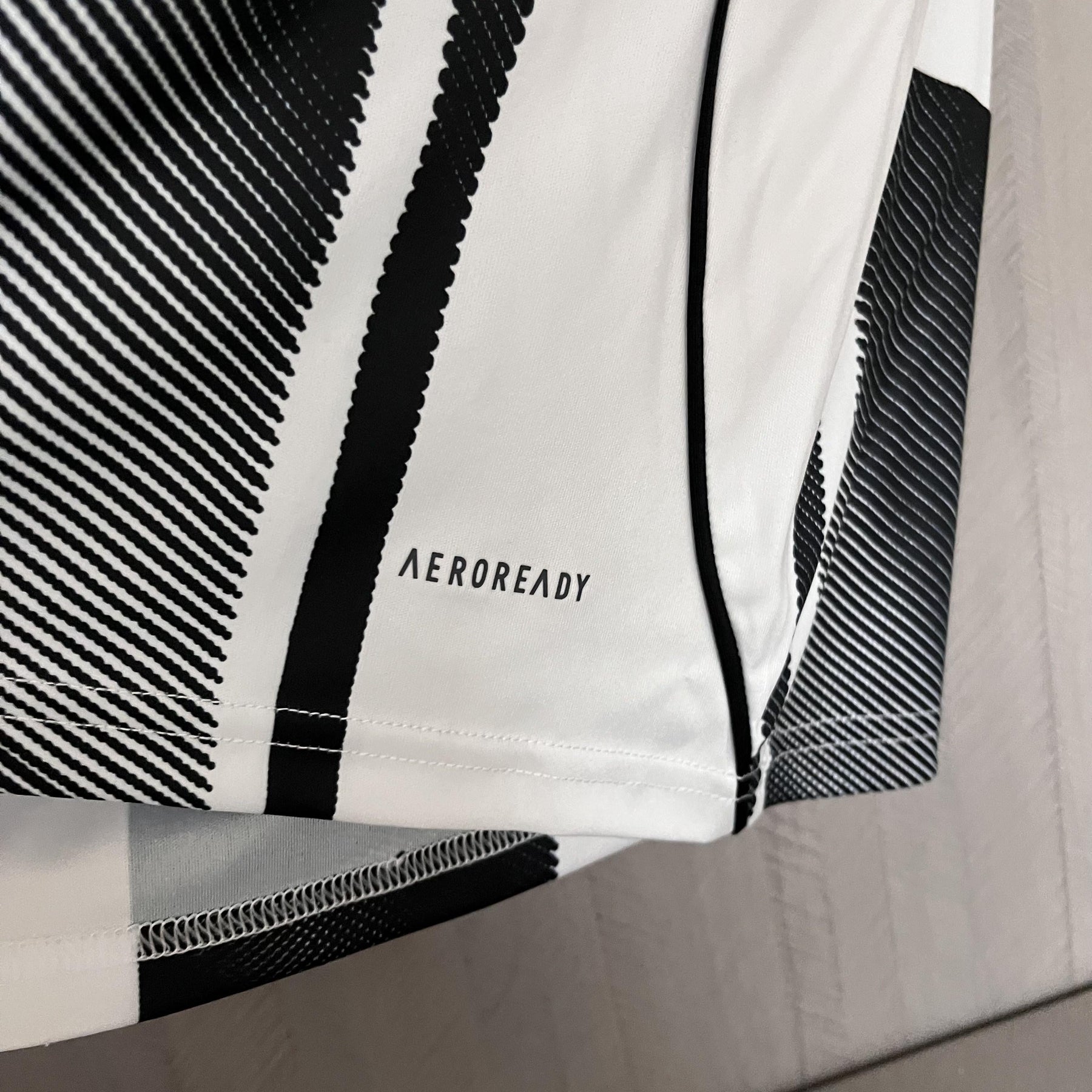 Camisa Juventus Titular 25/26 - Preto e Rosa