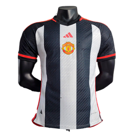 Camisa Manchester United Treino Adidas 2023/24 Jogador Preto e Branco