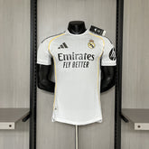 Camisa Real Madrid Titular 2025/26 - Versão Jogador Branco e Dourado