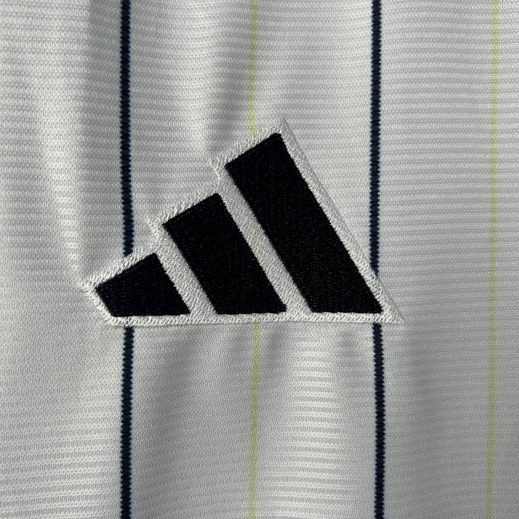 Camisa Real Madrid Edição Especial US 25/26 - Branca