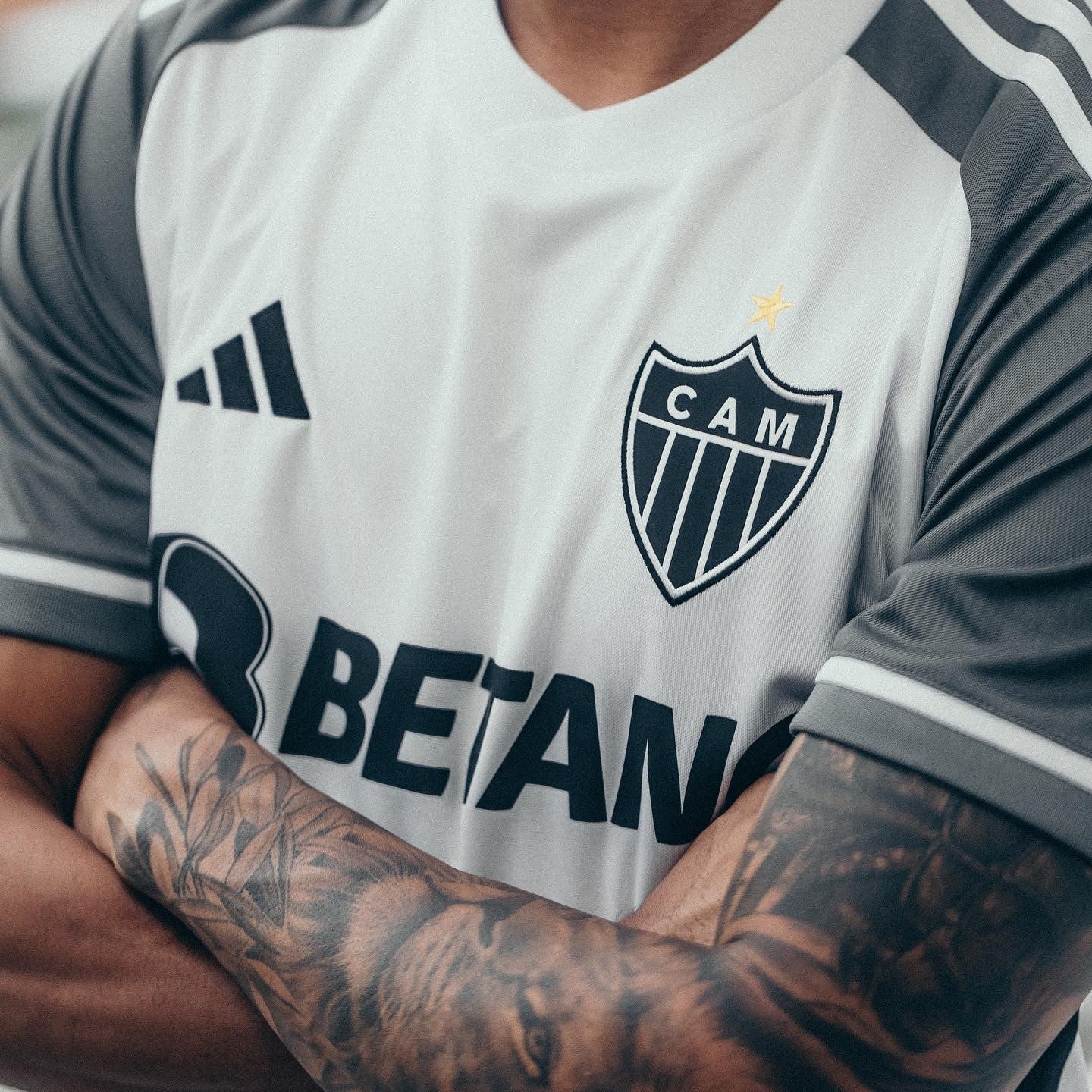 Camisa Galo Reserva 23/24 - Preta e branca